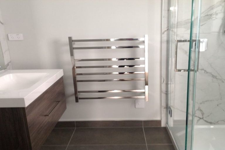 Photo of property in 60 Karepiro Drive, Stanmore Bay, Whangaparaoa, 0932