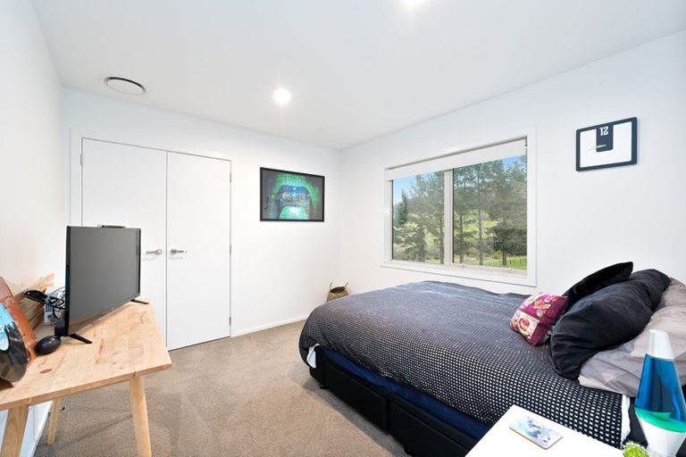 Photo of property in 17 Rauta Way, Helensville, 0800