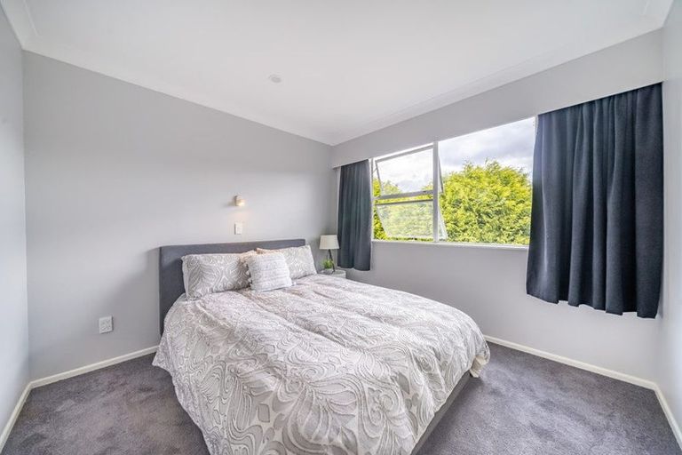 Photo of property in 6 Brightwater Crescent, Totara Park, Upper Hutt, 5018