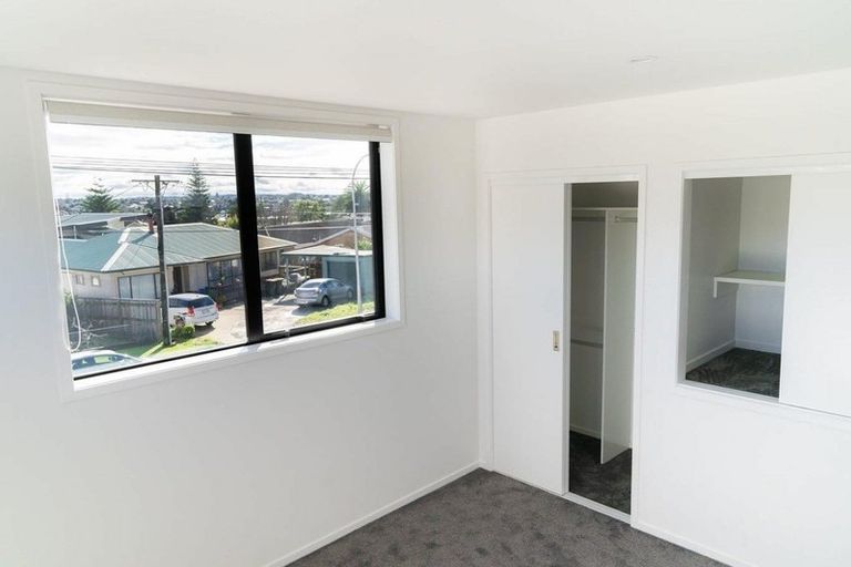 Photo of property in 3/45 Vera Road, Te Atatu South, Auckland, 0610