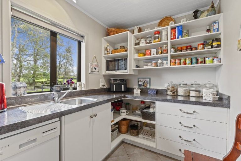 Photo of property in 16 Kaitawa Road, Pahiatua, 4981
