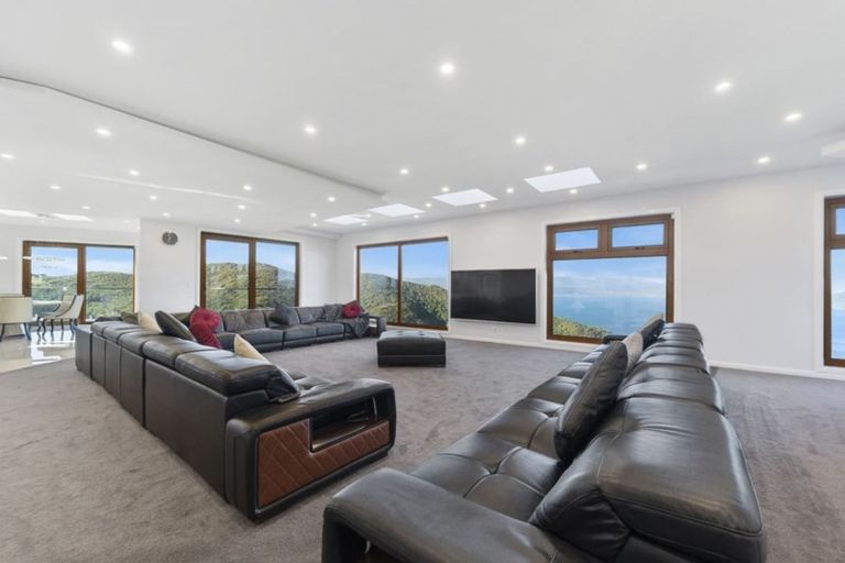 Photo of property in 35 Grumman Lane, Newlands, Wellington, 6037