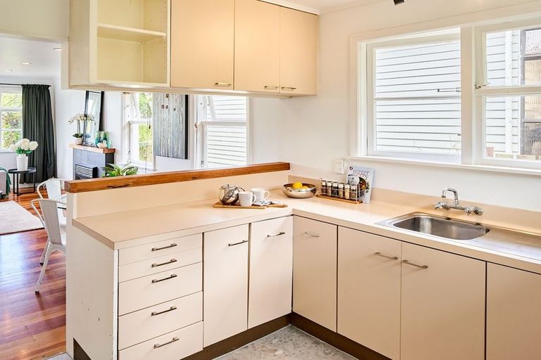 Photo of property in 63 Salford Street, Newlands, Wellington, 6037