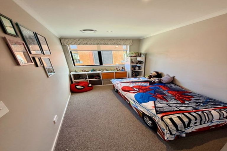 Photo of property in 17 Kerewhenua Crescent, Hobsonville, Auckland, 0616