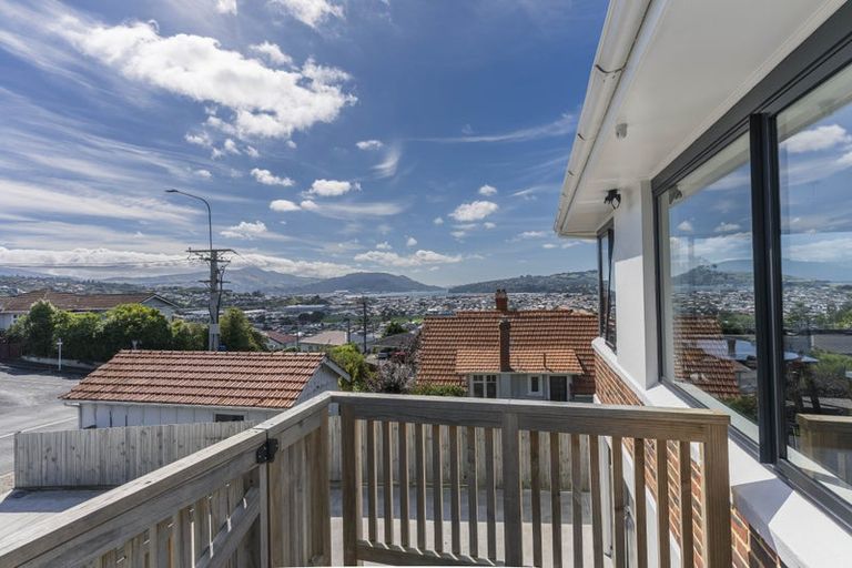 Photo of property in 11 Middleton Road, Kew, Dunedin, 9012