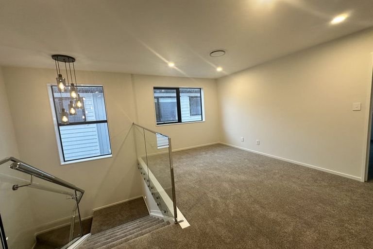 Photo of property in 23 Drumnaconagher Road, Flat Bush, 2019