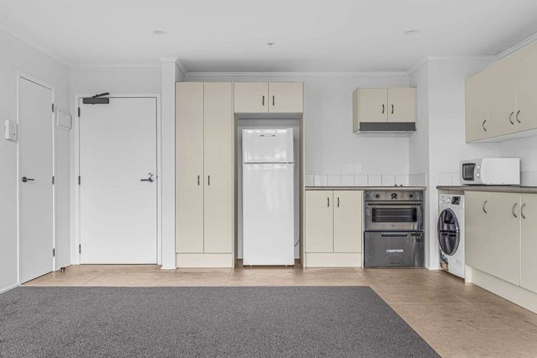 Photo of property in 14f/30 Westward Ho, Glen Eden, Auckland, 0602