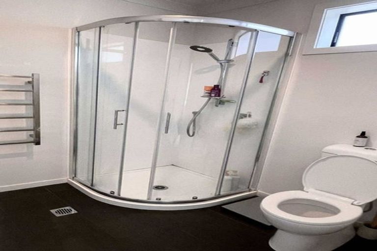 Photo of property in 11 Ara Patukawenga, Tawa, Wellington, 5028