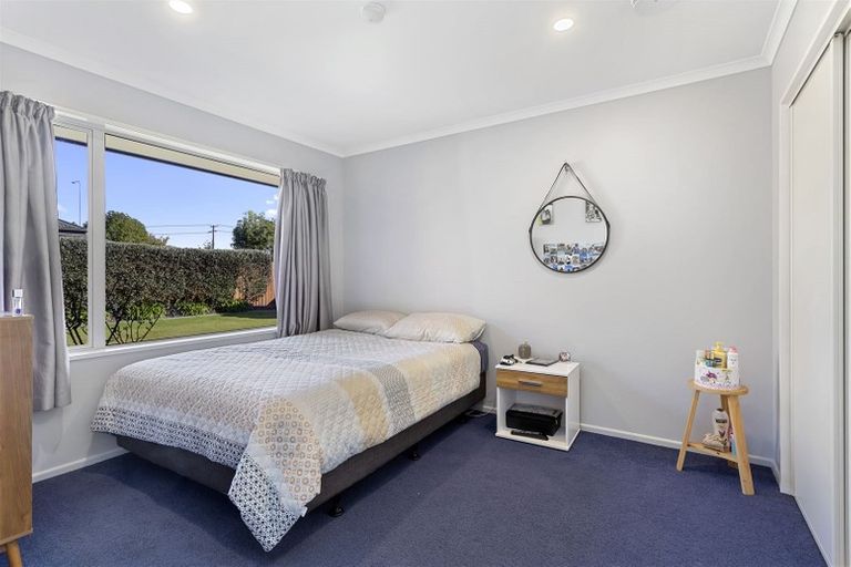 Photo of property in 4 Harrod Place, Rangiora, 7400