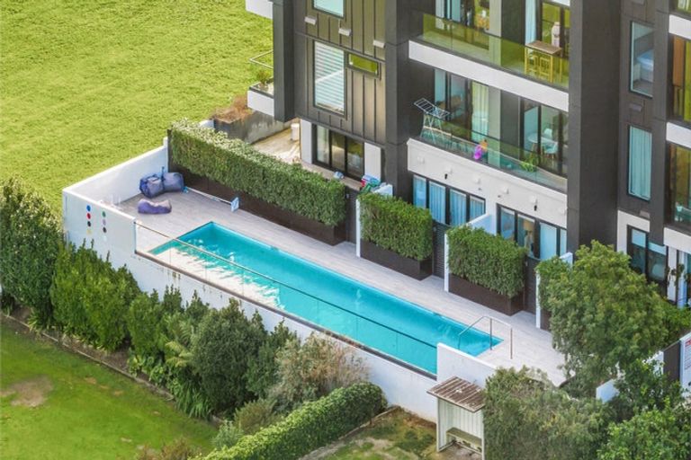 Photo of property in Frank Sargeson Apts, 202/74 Anzac Street, Takapuna, Auckland, 0622