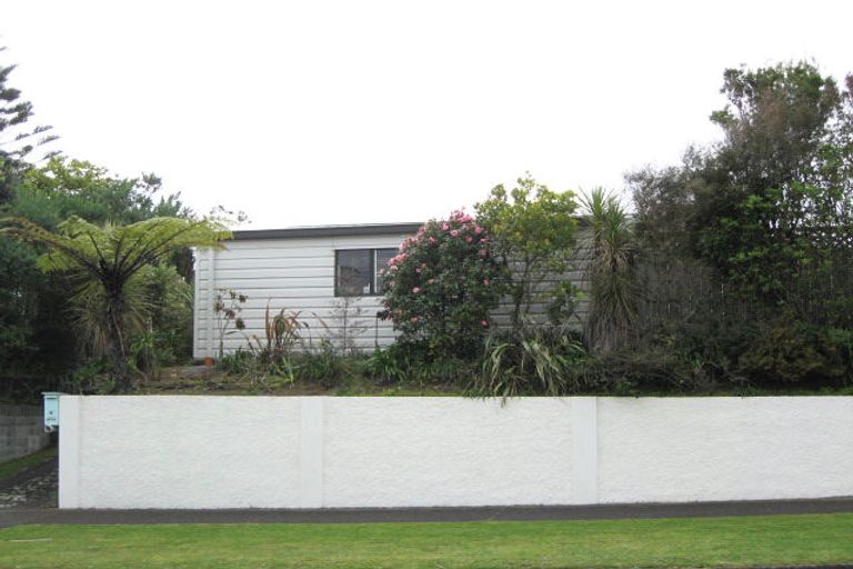 Photo of property in 26 Roy Terrace, Moturoa, New Plymouth, 4310