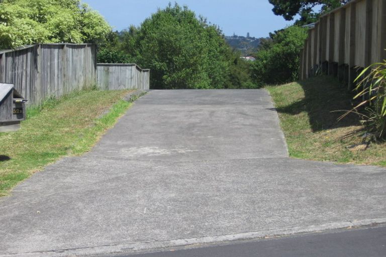 Photo of property in 1/52 Noeleen Street, Glenfield, Auckland, 0629