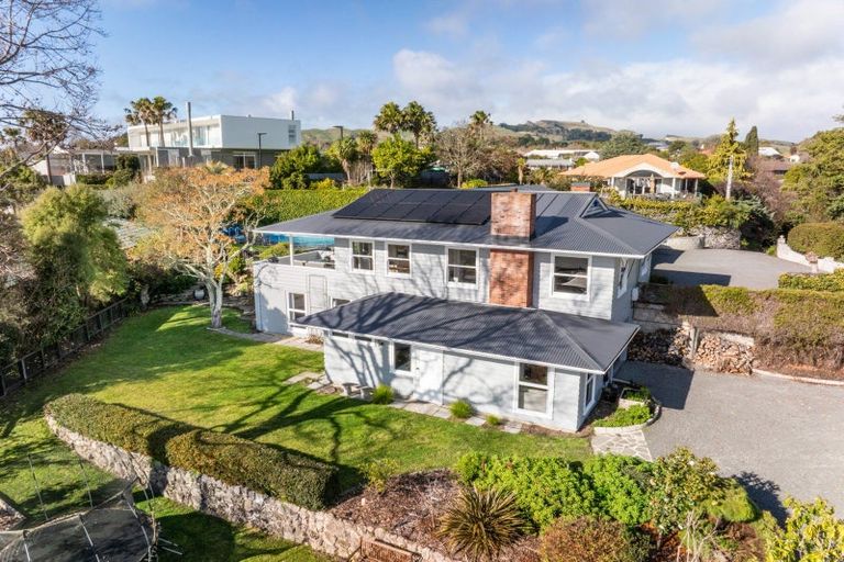 Photo of property in 21 Busby Hill, Havelock North, 4130