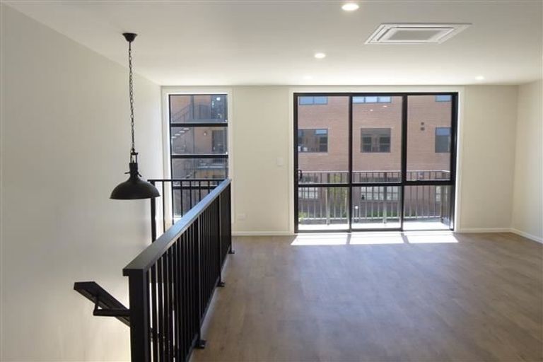 Photo of property in 16 Village Quarter Lane, Frankton, Hamilton, 3204
