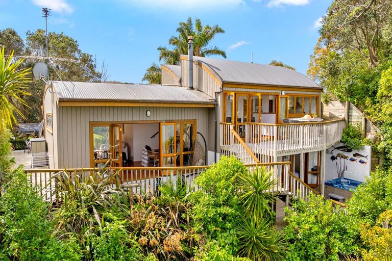 Photo of property in 417 Leigh Road, Whangateau, 0985