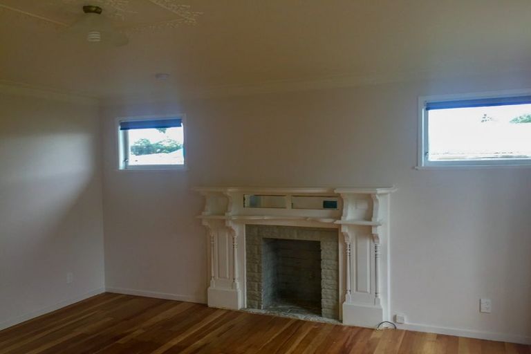 Photo of property in 22 Clendon Place, Manurewa, Auckland, 2102