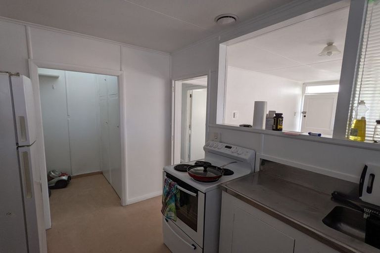 Photo of property in 9 Temuera Street, Otaki, 5512