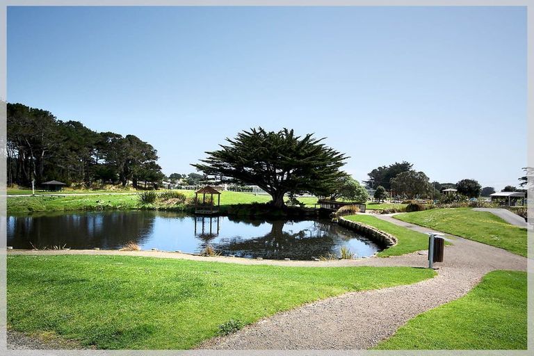 Photo of property in 3 Nash Parade, Foxton Beach, Foxton, 4815