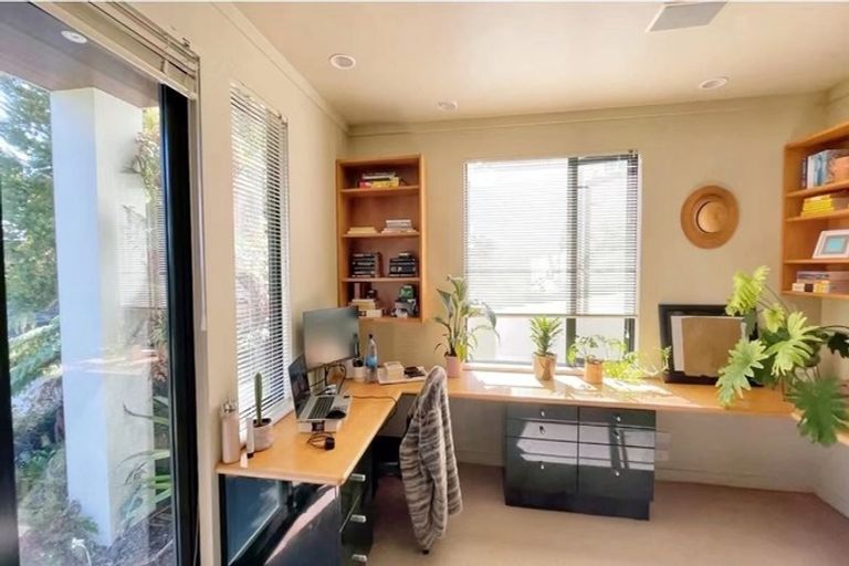 Photo of property in 16 Mayall Avenue, Beach Haven, Auckland, 0626