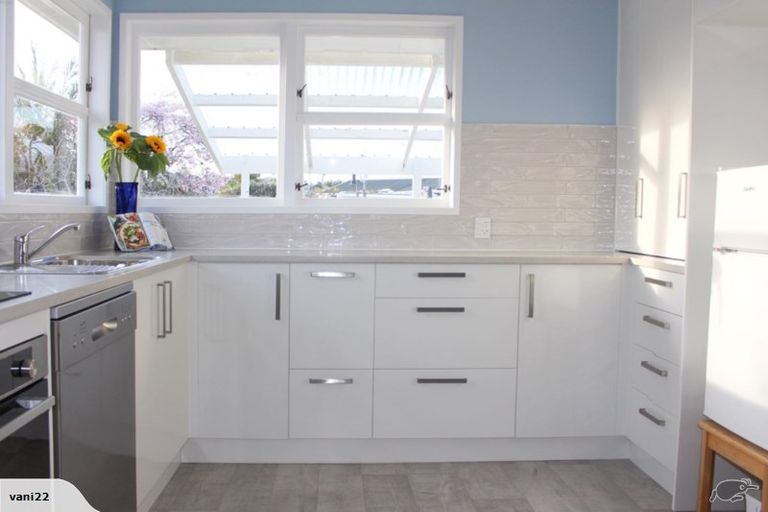 Photo of property in 37a Hatton Road, Orewa, 0931