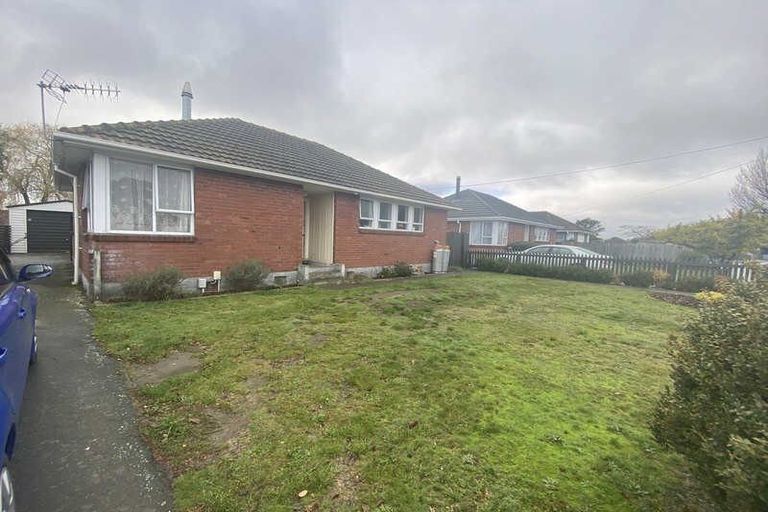 Photo of property in 6 Avro Crescent, Hornby, Christchurch, 8042