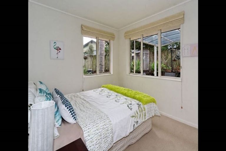 Photo of property in 63 Kingdale Road, Henderson, Auckland, 0610