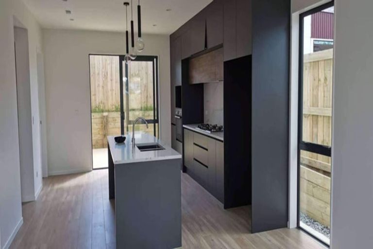 Photo of property in 17e Stanniland Street, Sunnyhills, Auckland, 2010
