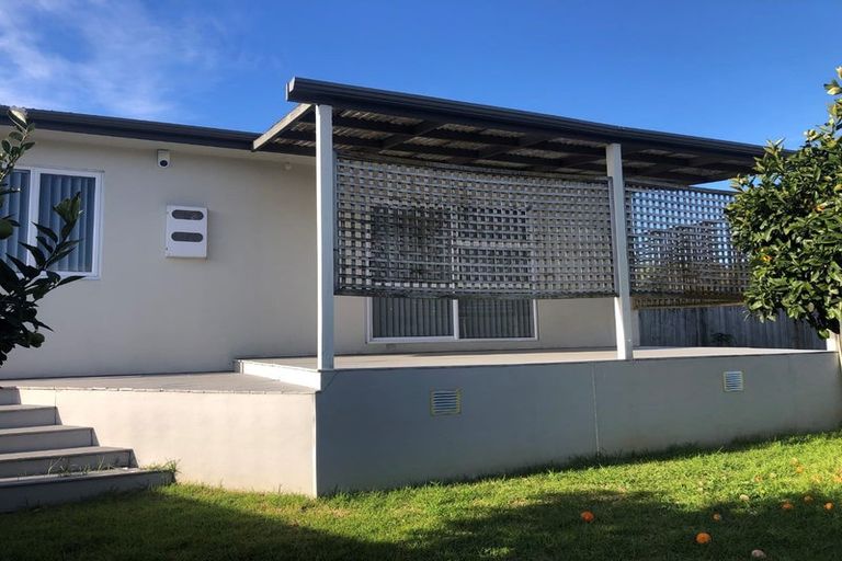 Photo of property in 8 Dennis Road, Papatoetoe, Auckland, 2025