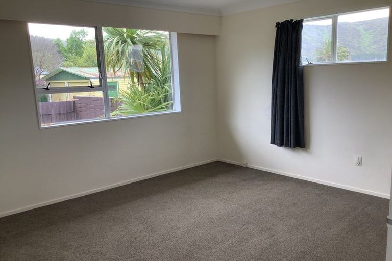 Photo of property in 11 Kendal Grove, Wainuiomata, Lower Hutt, 5014