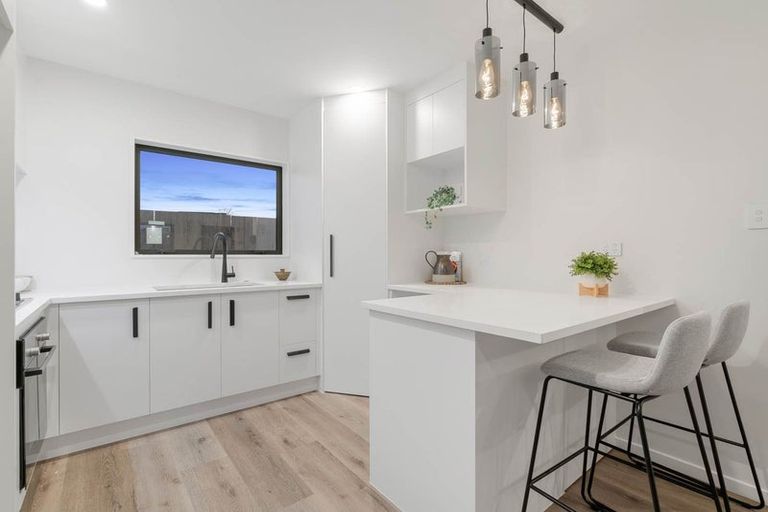 Photo of property in 67 Hutchinsons Road, Bucklands Beach, Auckland, 2014