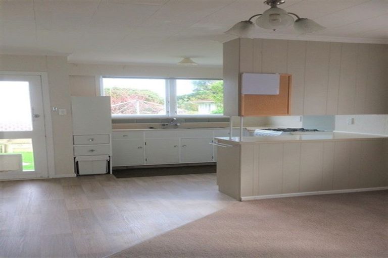 Photo of property in 40 Karaka Crescent, Levin, 5510