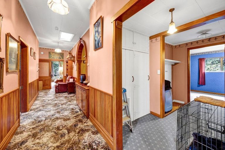 Photo of property in 165 South Road, Hawera, 4610