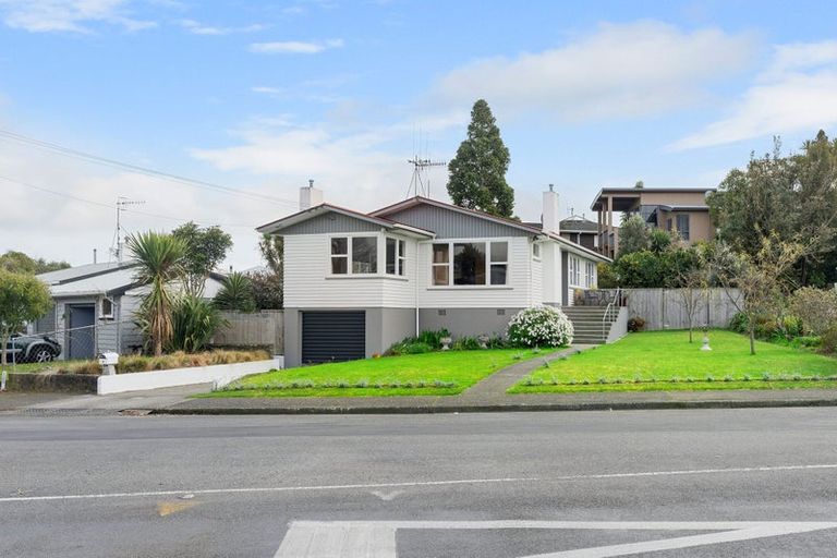 Photo of property in 1 Glen Street, Levin, 5510