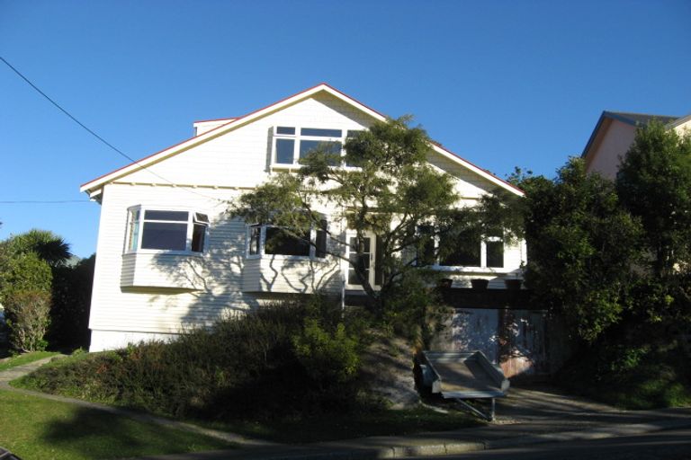 Photo of property in 16 Waikare Street, Karori, Wellington, 6012