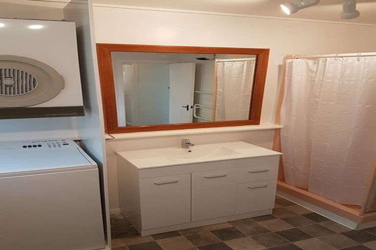 Photo of property in 72u7 Freyberg Street, Lyall Bay, Wellington, 6022