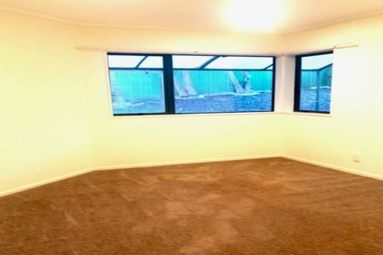 Photo of property in 3 John Brooke Crescent, East Tamaki Heights, Auckland, 2016