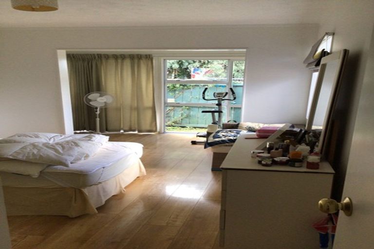 Photo of property in 11 Gloria Avenue, Te Atatu Peninsula, Auckland, 0610