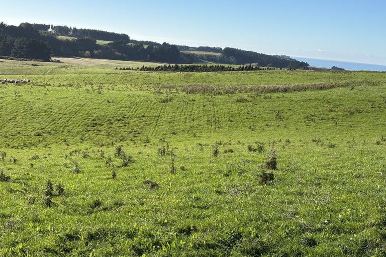 Photo of property in 16 Bay Road, Purakaunui, 9081