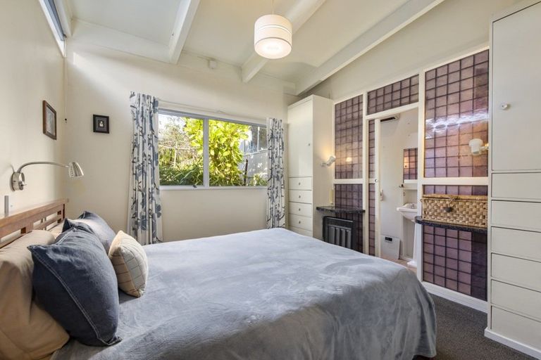 Photo of property in 70 Wyndham Road, Pinehaven, Upper Hutt, 5019