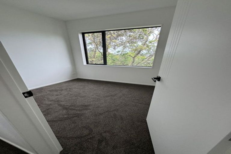 Photo of property in 1d Zion Road, Birkenhead, Auckland, 0626