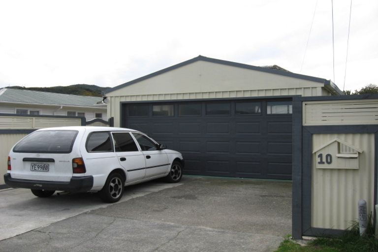 Photo of property in 10 Hunt Street, Wainuiomata, Lower Hutt, 5014