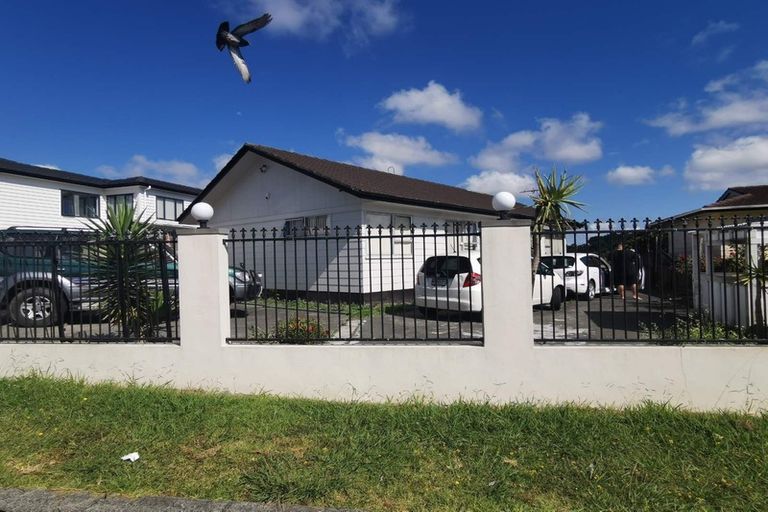 Photo of property in 42 Beaufort Place, Papatoetoe, Auckland, 2025