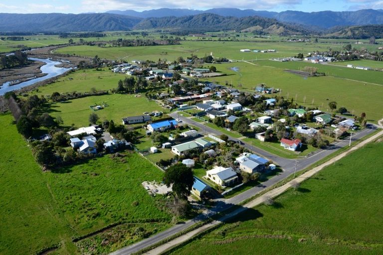 Photo of property in 3 Ray Street, Karamea, 7893
