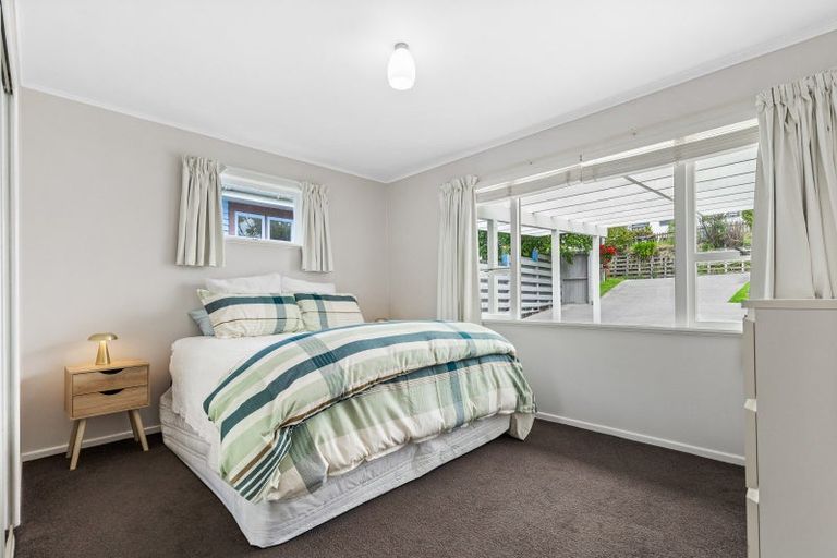 Photo of property in 2/71 Saddleback Rise, Murrays Bay, Auckland, 0630