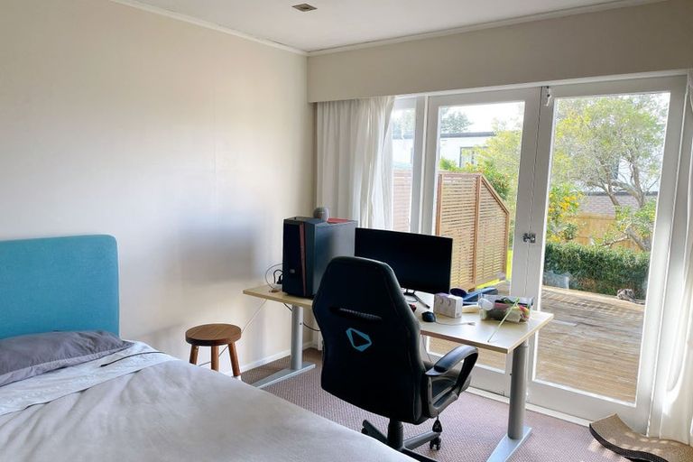 Photo of property in 39 Megan Avenue, Pakuranga Heights, Auckland, 2010