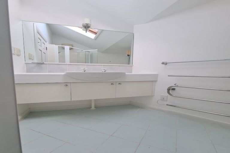 Photo of property in 66 Simla Crescent, Khandallah, Wellington, 6035