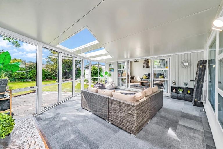 Photo of property in 140 Kendal Avenue, Burnside, Christchurch, 8053