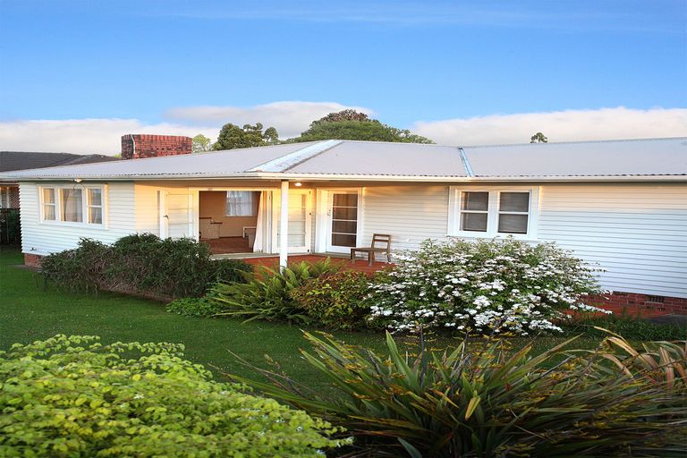Photo of property in 32 Youngs Road, Papakura, 2110