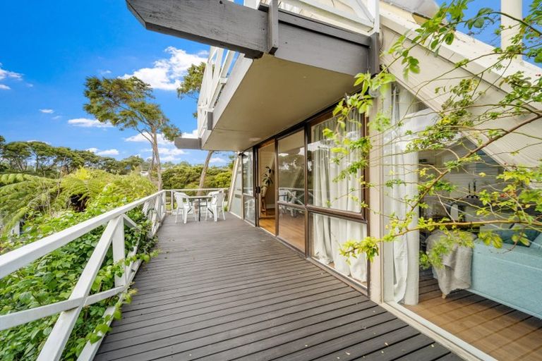 Photo of property in 22 Shadon Place, Stanmore Bay, Whangaparaoa, 0932