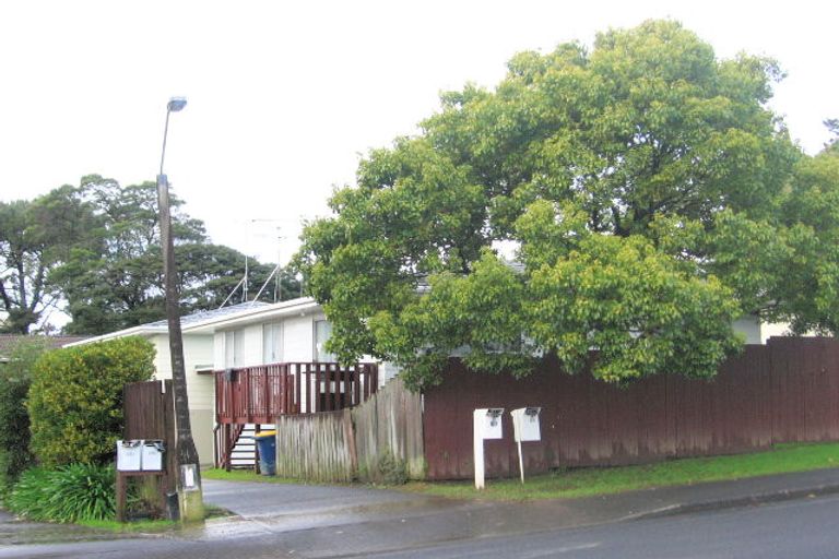 Photo of property in 1/50 Reynella Drive, Massey, Auckland, 0614